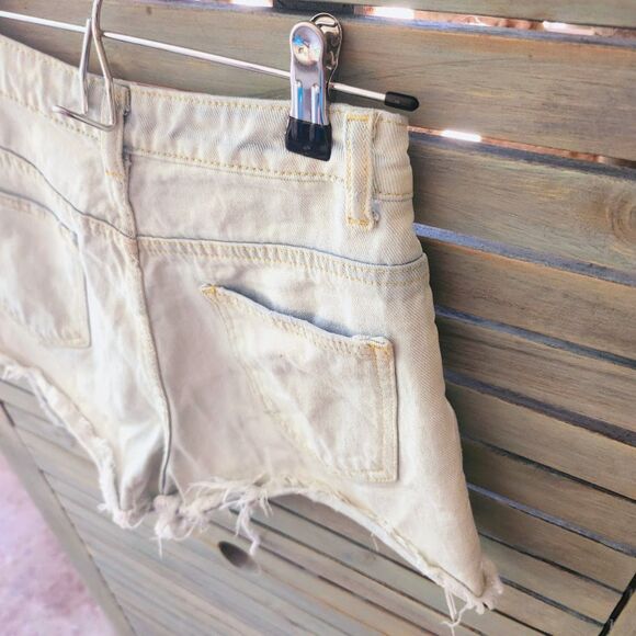 Pretty Little Thing high rise denim short - size 2 - Picture 7 of 7